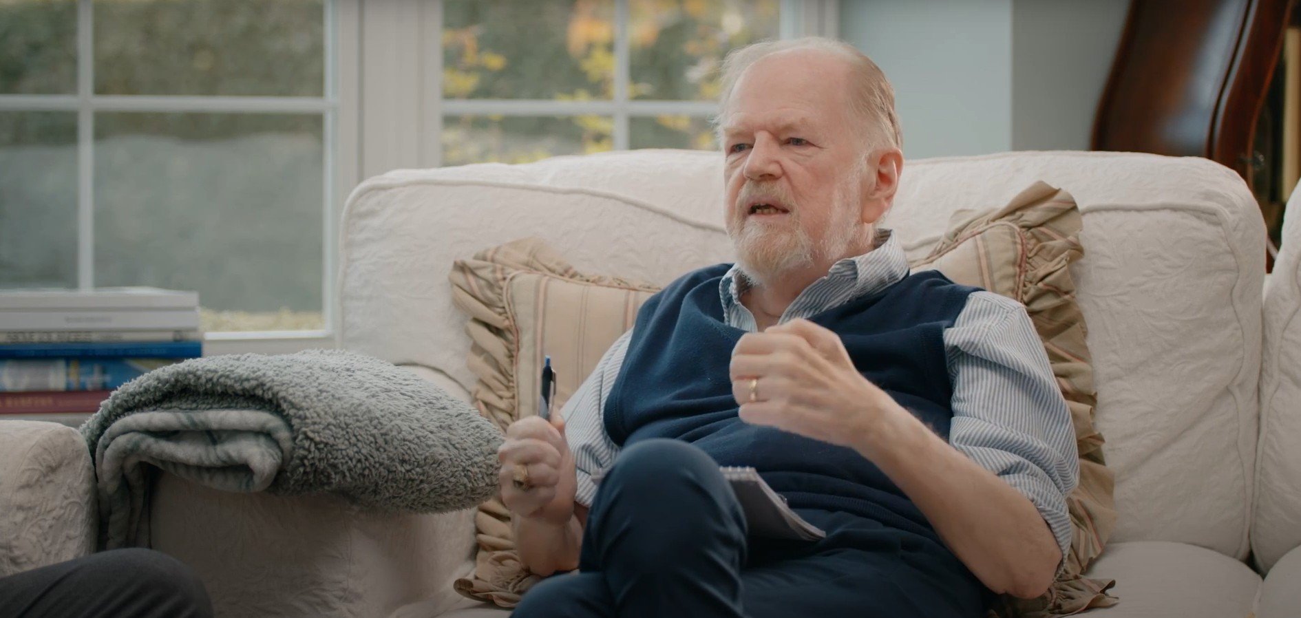 O gospel de louvor e adoração, ou congregacional, surgiu como versão do “worship”, estilo difundido nas igrejas dos EUA, Canadá e Austrália desde os anos 1970, com o ministério Vineyard, criado por Kenn Gulliksen. O movimento usa a música como meio de evangelização e expressão da fé.
