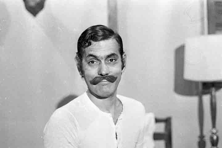 Antônio Carlos Pires, pai de Glória Pires, morreu em 2005 aos 78 anos. Ele foi um dos atores pioneiros de programas de humor no rádio. 