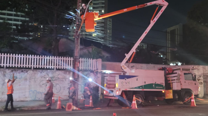 Casos registrados na Aldeota e no Bairro de Fátima deixaram moradores e comércios sem energia por mais de 12 horas