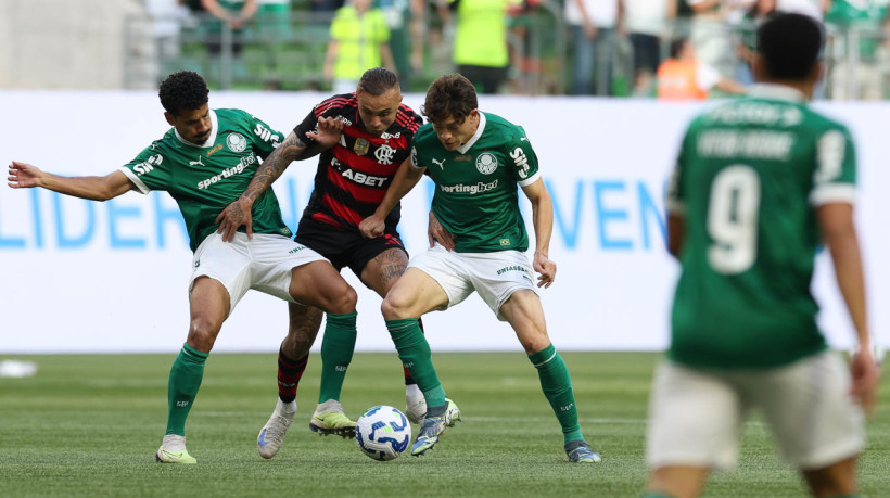 Flamengo e Palmeiras se enfrentam hoje, 19, pelo Brasileirão. 