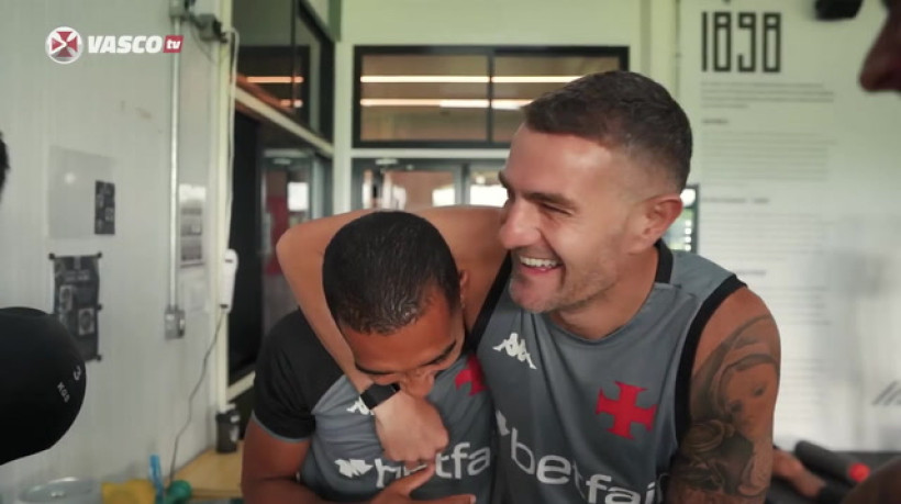 Paulo Henrique retorna e Vasco começa preparação para clássico