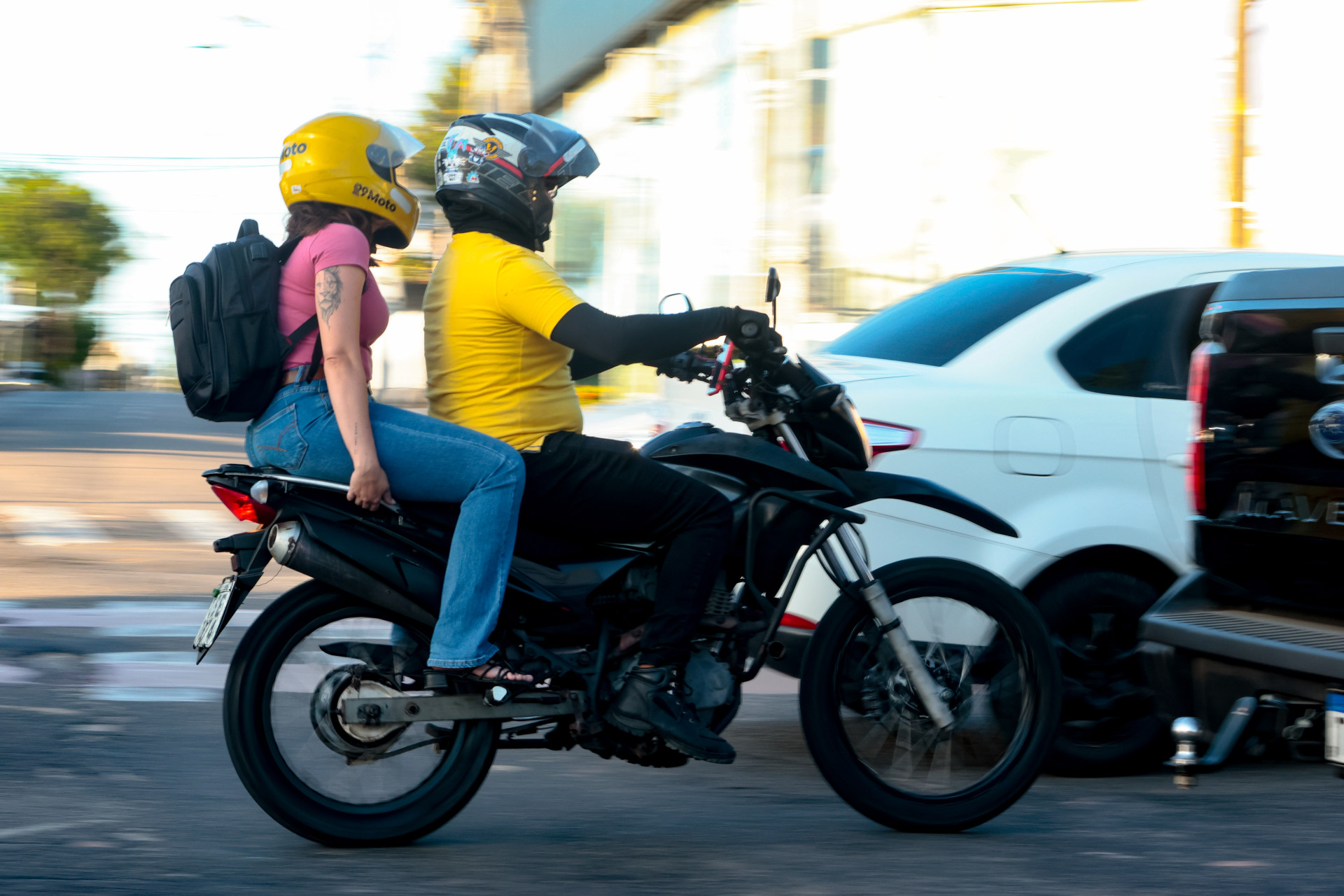 FORTALEZA, CEAR&Aacute;, BRASIL, 17-10-2025: Cadastro &eacute; feito de forma online e gratuita para motociclistas que atuam por aplicativos de transporte e entrega (Foto: Samuel Setubal/ O Povo) (Foto: Samuel Setubal)