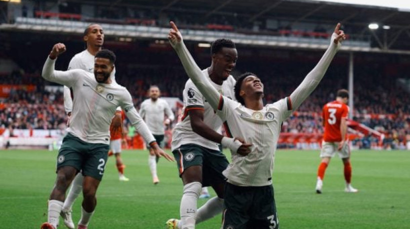 Blues vencem por 3 a 0 e seguem na cola do líder Arsenal. Já o Forest pode terminar a rodada dentro da zona de rebaixamento