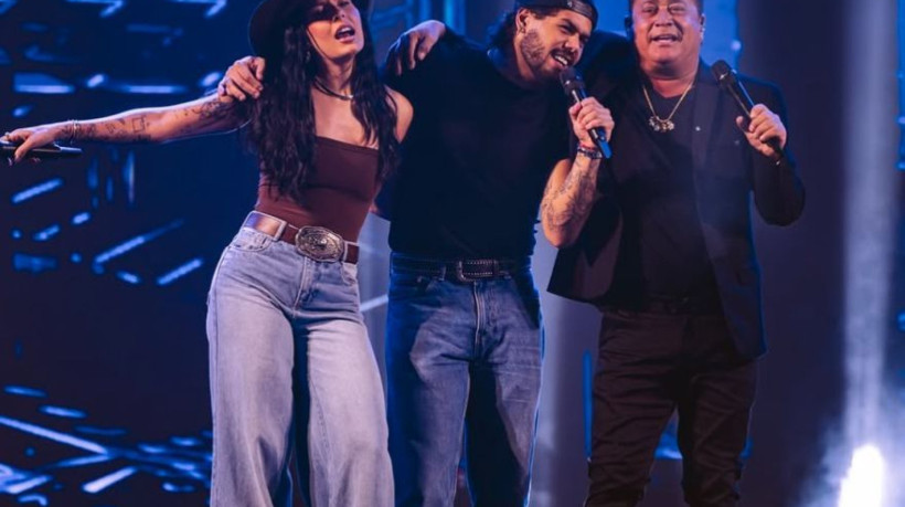 Ana Castela, Zé Felipe e Leonardo juntos em um show na última sexta-feira, 17
