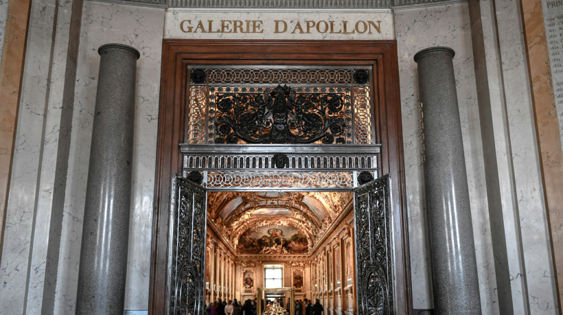 Galeria de Apolo é alvo de roubo no Museu do Louvre neste domingo, 19 de outubro de 2025