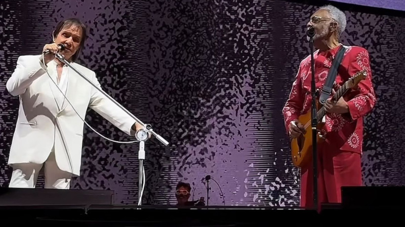 Roberto Carlos e Glberto Gil cantam juntos em São Paulo