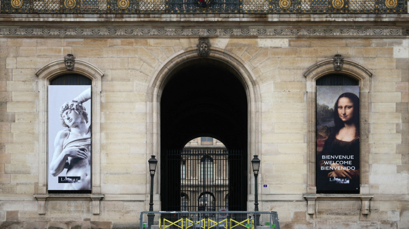 Museu do Louvre, em Paris, foi fechado na manhã deste domingo, 19, após roubo de joias da monarquia francesa na Galeria de Apolo