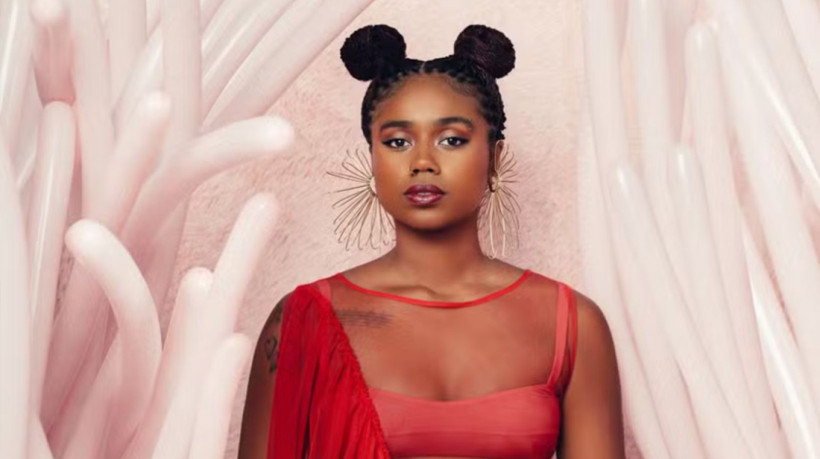 Melly, indicada ao Grammy Latino e premiada no WME Awards 2024, apresenta show que celebra sua afrobaianidade em Fortaleza