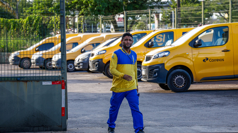 Fortaleza, CE, BR  14.05.25 Correios enfrentam concorrência pesada nas entregas de compras.