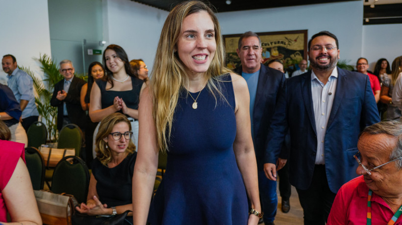 FORTALEZA-CE, BRASIL, 20-10-2025: Premiação do selo Empresa Completa, do Governo do Estado do Ceará, a empresas que mais contratam pessoas PCDs. A cerimônia foi realizada no Palácio da Abolição. Na foto, a Vice-Governadora do Estado do Ceará, Jade Romero. (Foto: Fernanda Barros/ O Povo)