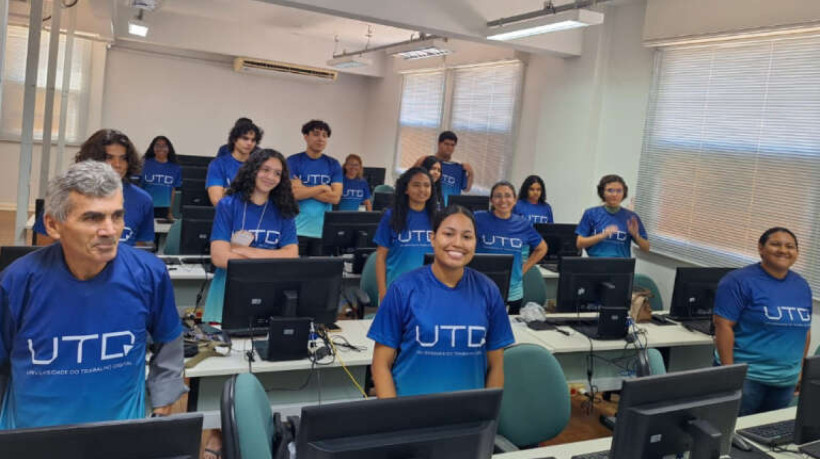 Programa oferta formações nas modalidades presencial e a distância