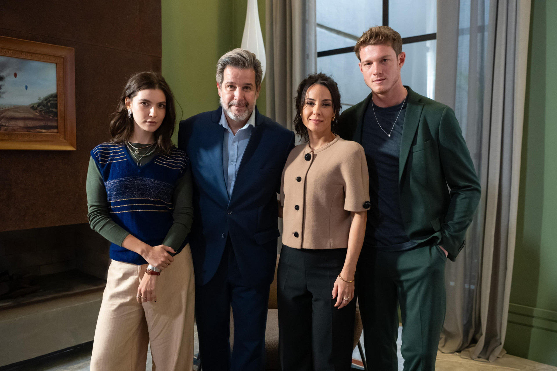 Lorena (Alanis Guillen), Leonardo (Pedro Novaes), Ferette (Murilo Benício) e Zenilda (Andréia Horta) - elenco de 