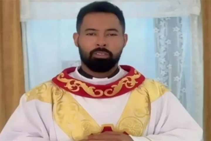 Em situações que se tornam públicas, como a registrada em vídeo, o documento prevê sanções que variam desde uma advertência formal até a suspensão das atividades sacerdotais. A responsabilidade de conduzir as investigações e aplicar eventuais punições recai sobre o bispo diocesano.
