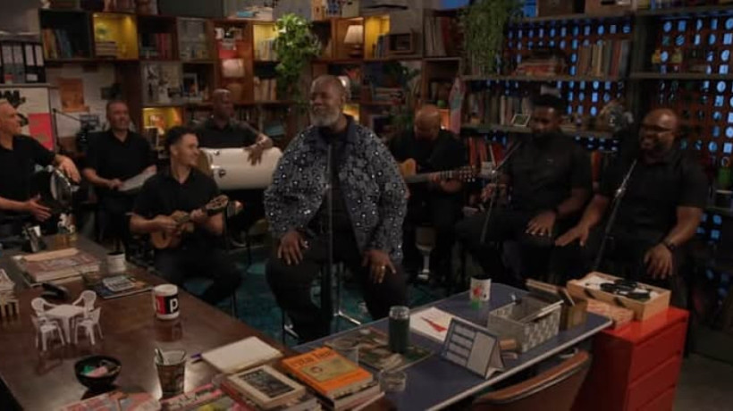 Péricles apresenta suas principais composições no novo episódio do Tiny Desk Brasil