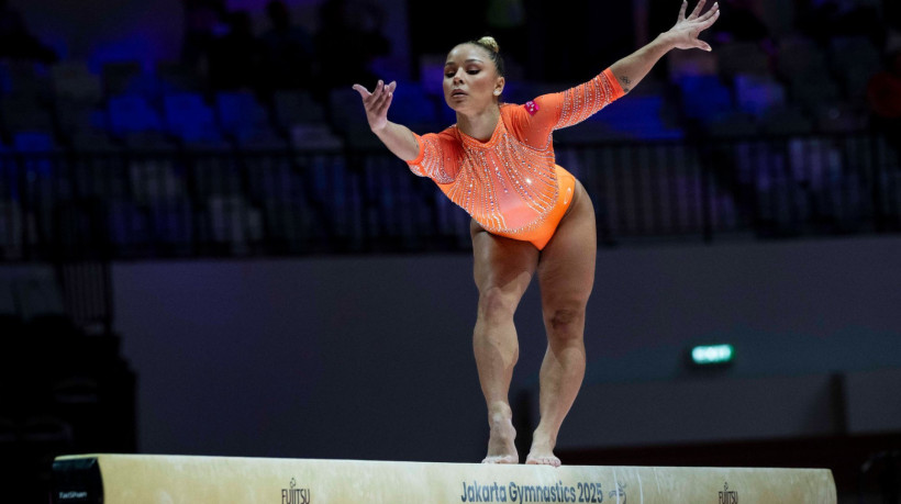 Flávia Saraiva se classificou para final da Copa do Mundo da Ginástica na trave com a segunda melhor nota. 
