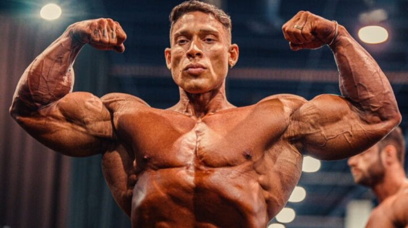 O Mr. Olympia Brasil 2025 premiou atletas profissionais e amadores com até R$ 10 mil e Pro Cards. Confira os campeões de todas as categorias
