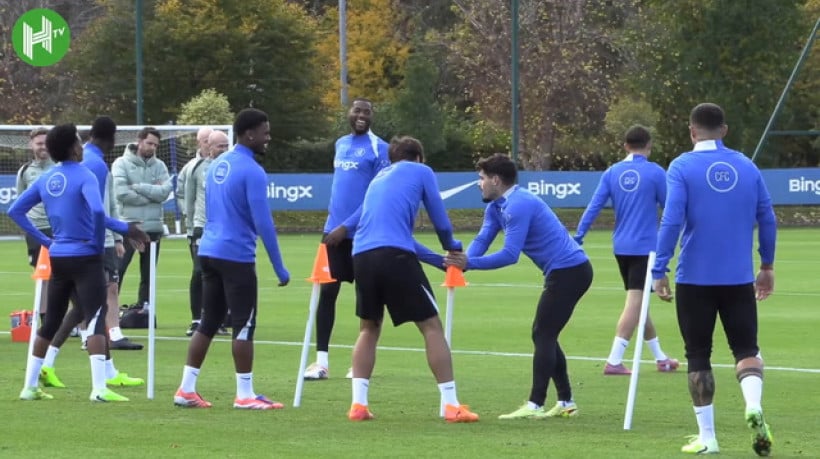 Chelsea treina em clima descontraído antes da Champions League