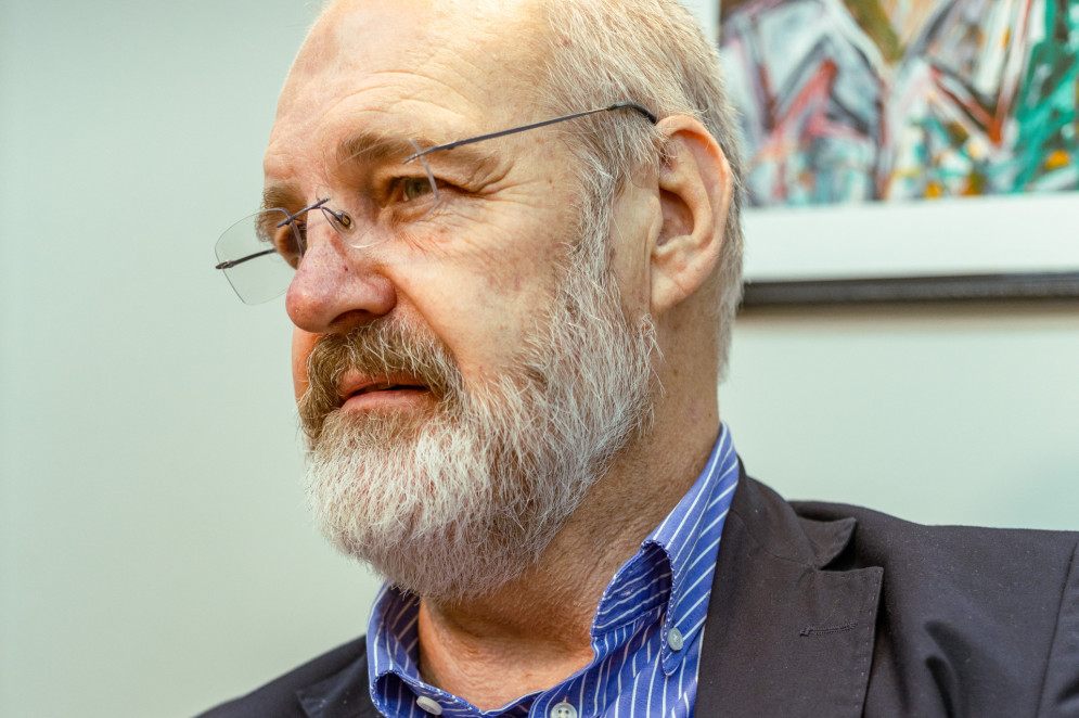 'Mas jamais devem esquecer uma coisa: primeiro, que eles são sacerdotes. Segundo, a mensagem tem que ser sempre maior que o mensageiro, porque, senão, alguma coisa vai errar'(Foto: DANIEL GALBER/ESPECIAL PARA O POVO)