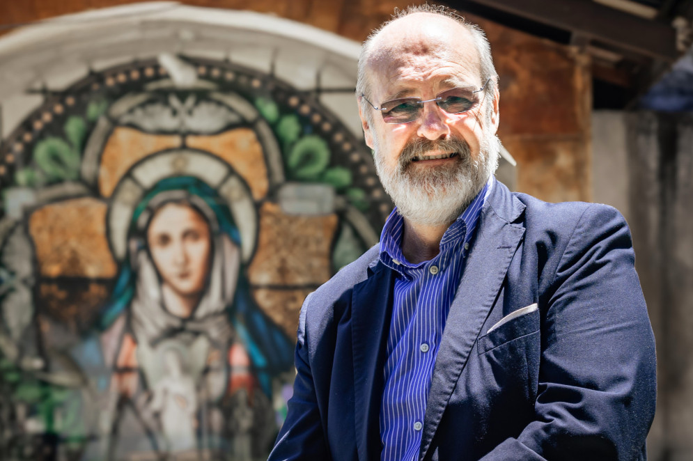 Há 36 anos no Vaticano, Silvonei José é diretor-responsável do programa brasileiro da Vatican News, tendo sido reconhecido como Cavaleiro de Sua Santidade – Ordem de São Gregório Magno e Cavaleiro da Ordem do Santo Sepulcro de Jerusalém. (Foto: DANIEL GALBER/ESPECIAL PARA O POVO)