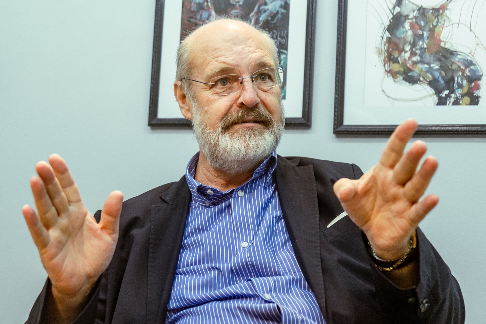 FORTALEZA, CEARÁ,  BRASIL- 16.10.2025: Páginas Azuis com Silvonei José,  diretor do Programa Brasileiro da Rádio Vaticano e 