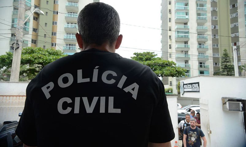 Em 16 de outubro, a Polícia Civil executou quatro mandados de busca e apreensão em residências de pessoas suspeitas de terem participado da gravação e da divulgação do vídeo. 
