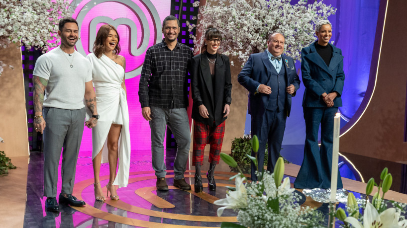 Diego Lozano, Helena Rizzo e Erick Jacquin formam painel de jurados do sétimo episódio do MasterChef Confeitaria junto com seus cônjuges  