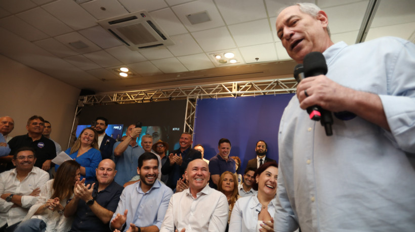 Ciro Gomes com novos aliados no evento de filia&ccedil;&atilde;o ao PSDB