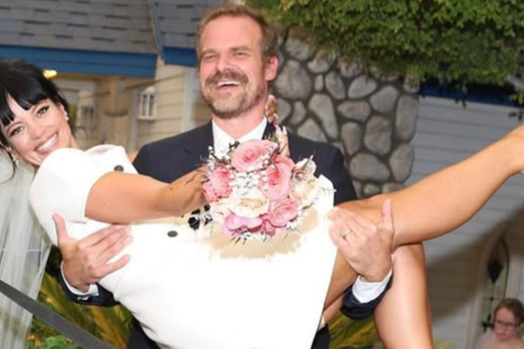 "Não vale a pena se envolver [com notícias de tabloide], porque tudo é baseado em hipérboles histéricas", disse o ator de 'Stranger Things' David Harbour em entrevista.