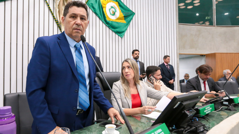 Deputado De Assis Diniz (PT) teceu duras críticas ao ex-governador Ciro Gomes