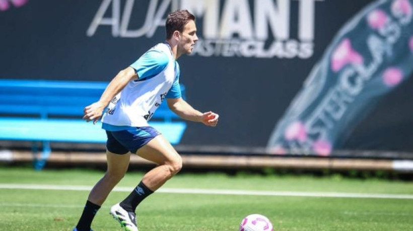 Meio-campista sofre com dores musculares e foi desfalque na goleada para o Bahia em apresentação irreconhecível do Imortal