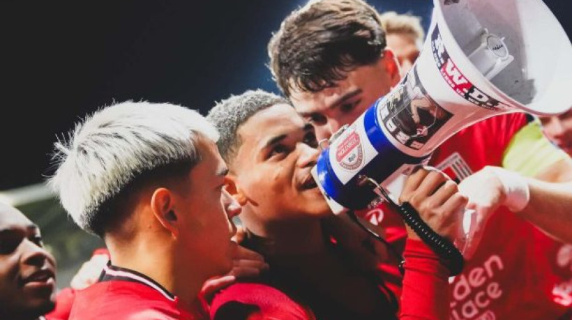 Volante pertence ao Botafogo e está emprestado ao RWDM Brussels até junho de 2026