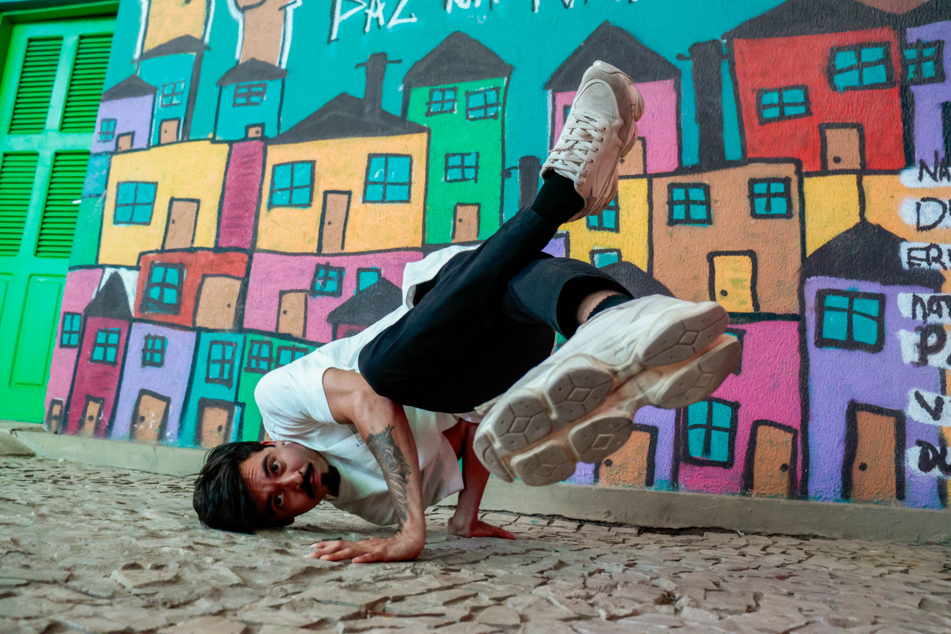 FORTALEZA, CEARÁ, BRASIL, 23-10-2025: Lucas, Bailarino de danças urbana sobre profissionalização da dança no Ceará, no CCBJ. (Foto: Samuel Setubal/ O Povo) (Foto: Samuel Setubal)