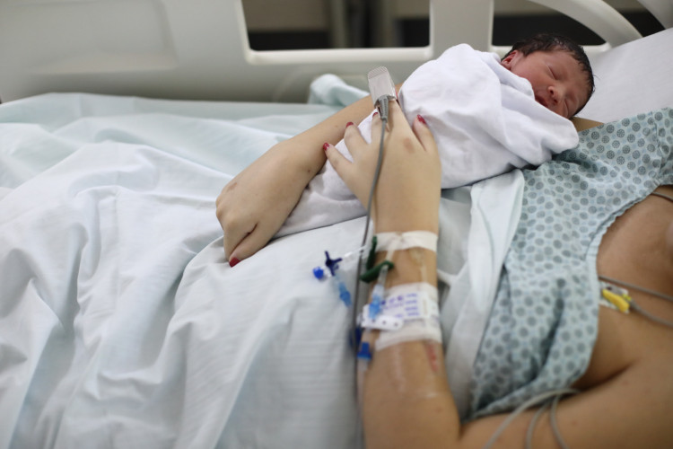 Cerca de 30% das adolescentes têm um segundo filho ainda na adolescência