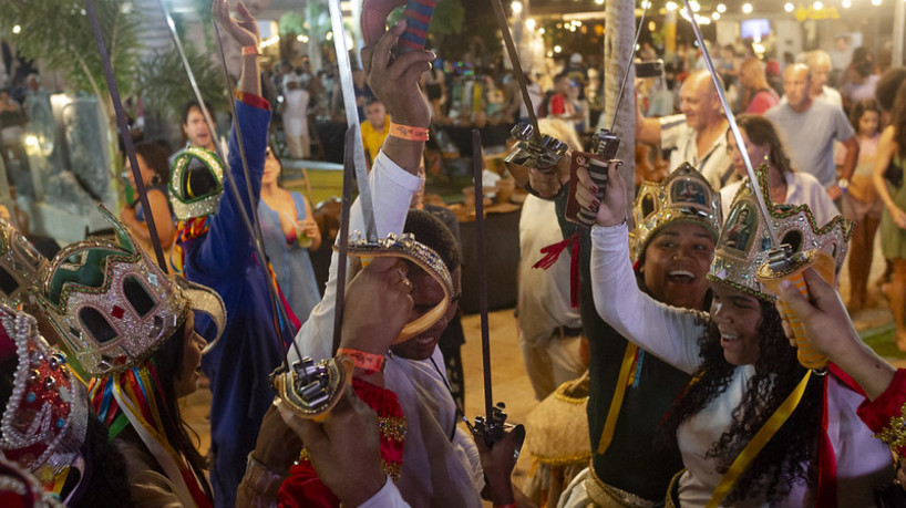 Reisados na abertura da terceira edição do Encontro Sesc Povos do Mar - circuito Jeri 