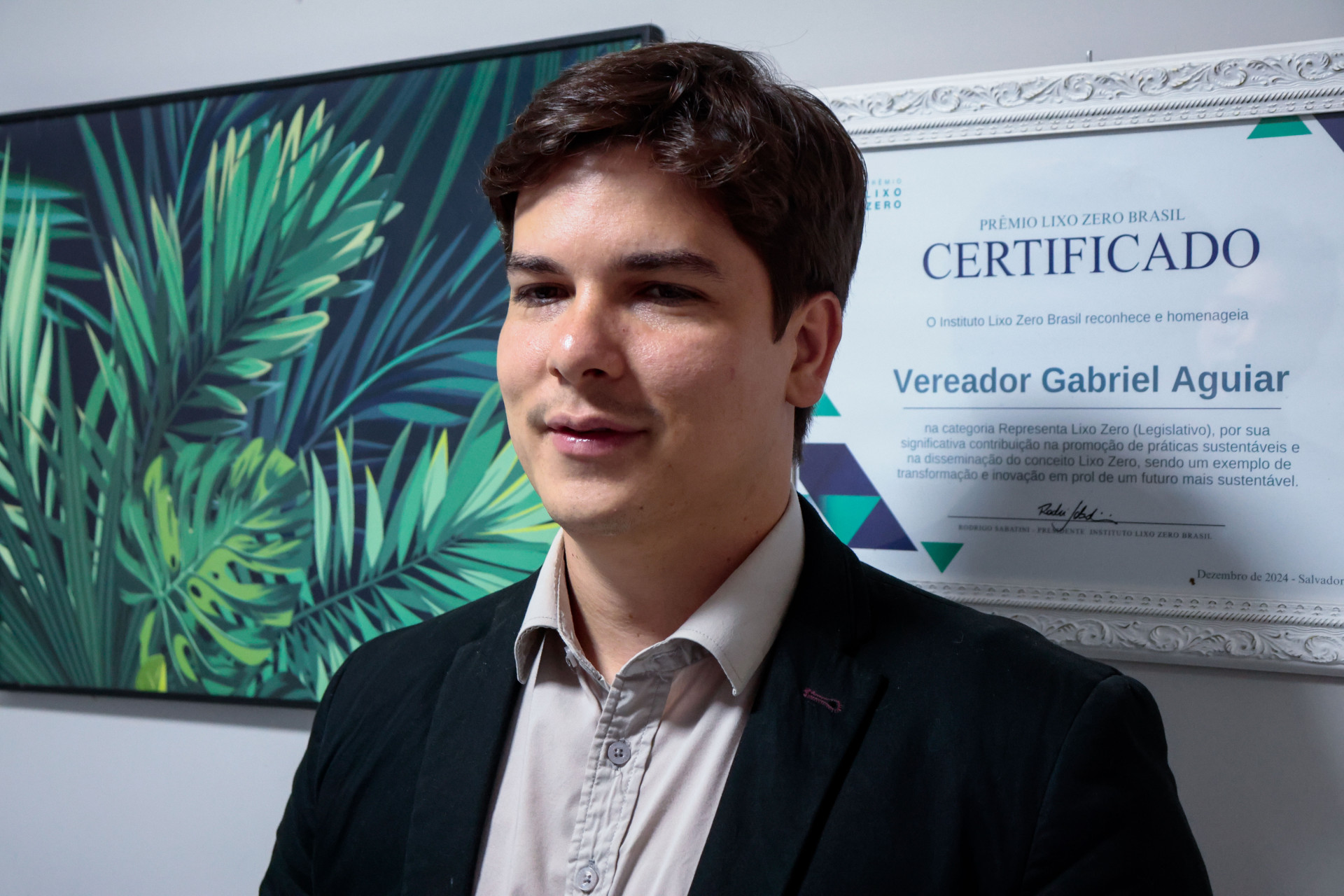 FORTALEZA, CEARÁ, BRASIL, 21-10-2025:Entrevista com Gabriel Biologia sobre a Floresta do Aeroporto. (Foto: Samuel Setubal/ O Povo) (Foto: Samuel Setubal)