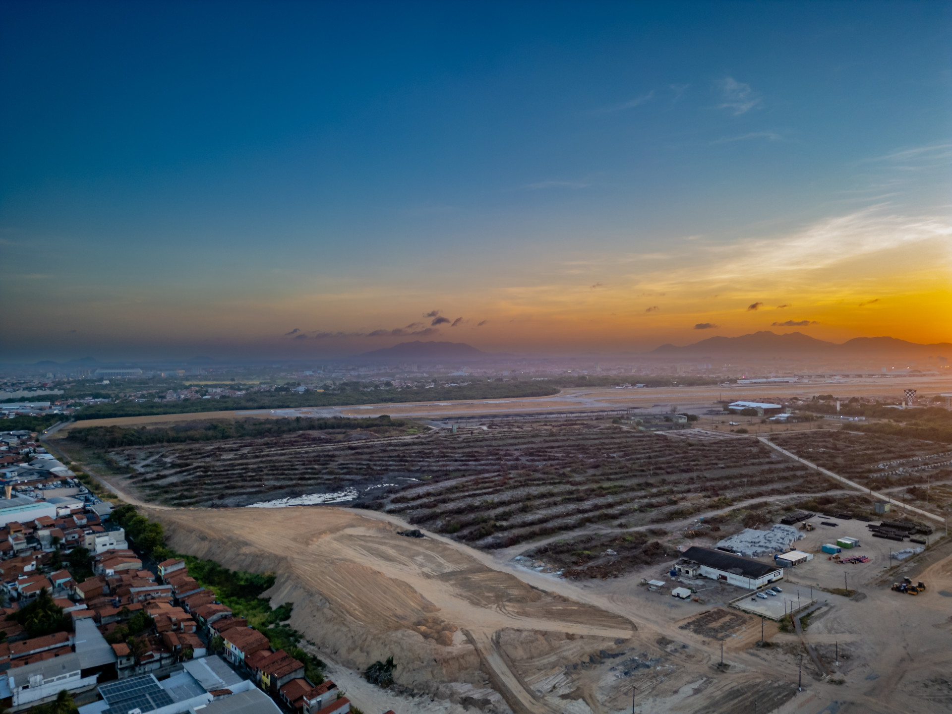 Área onde estaca localizada a Floresta do Aeroporto (Foto: AURÉLIO ALVES)