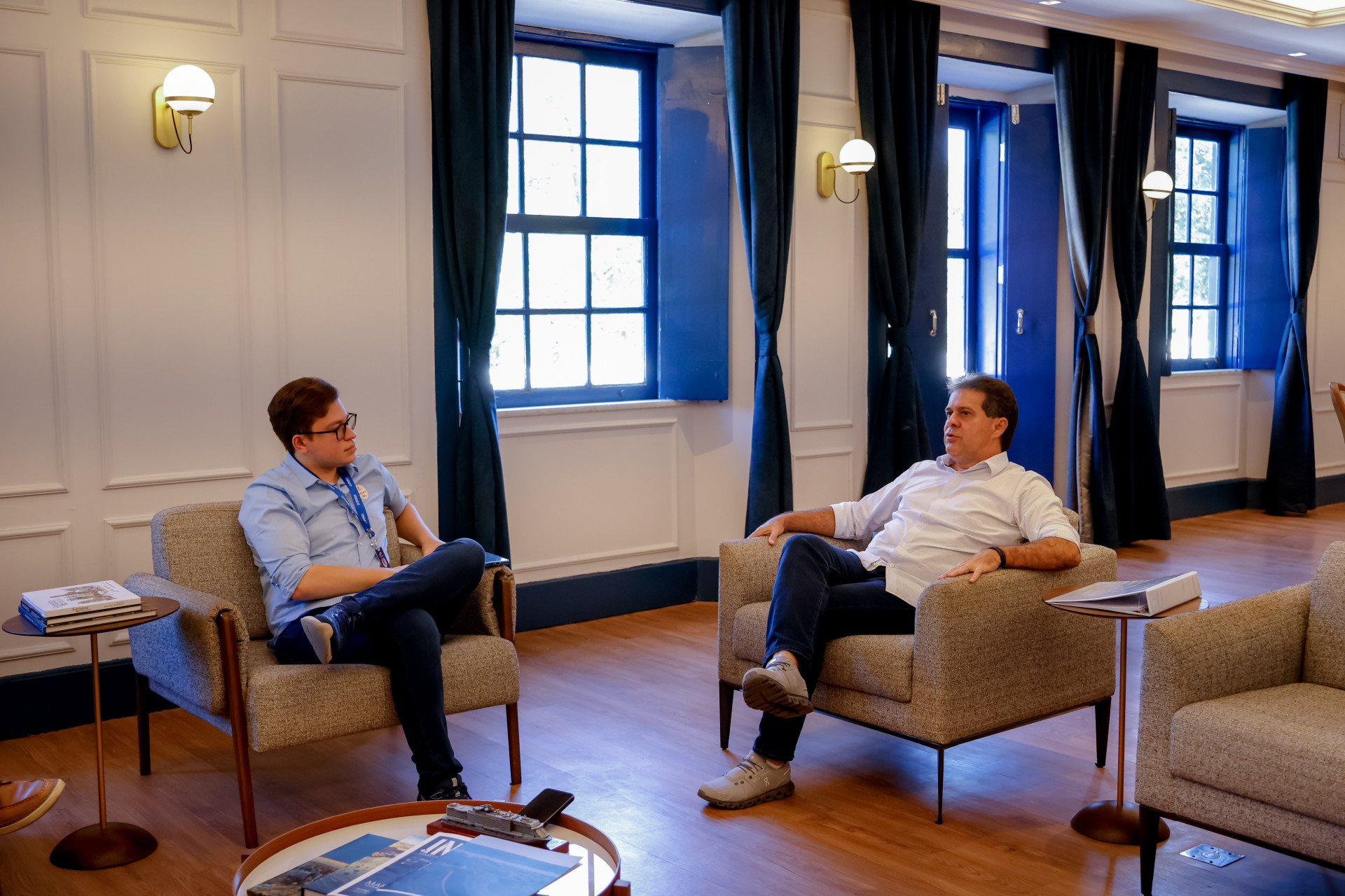 (Foto: AURÉLIO ALVES)Evandro Leitão é entrevistado no Paço Municipal pelo colunista Guilherme Gonsalves