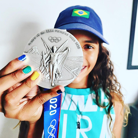 Skate - Com a medalha de bronze no street em Paris, Rayssa Leal chegou a dois pódios e tornou-se a mais laureada do Brasil na modalidade. Em Tóquio, ela havia obtido a prata na mesma categoria.
