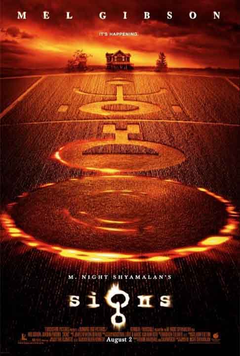 “Sinais” entrou em cartaz em 2002, escrito e dirigido pelo indiano M.Night Shyamalan. A obra dividiu a opinião do público e da crítica com elogios à atmosfera criada para a história, mas reclamações quanto às atuações e ao roteiro. Mesmo assim, houve uma arrecadação de 72 milhões de dólares com bilheteria. 