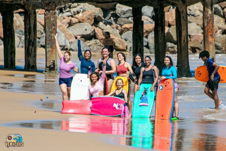 Coletivo Serdelas com mulheres que surfam bodyboard(Foto: Venicius Almeida/Divulgação) Coletivo Serdelas com mulheres que surfam bodyboard(Foto: Venicius Almeida/Divulgação)