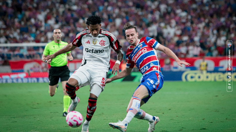 Pochettino, meia do Fortaleza, durante jogo contra o Flamengo 
