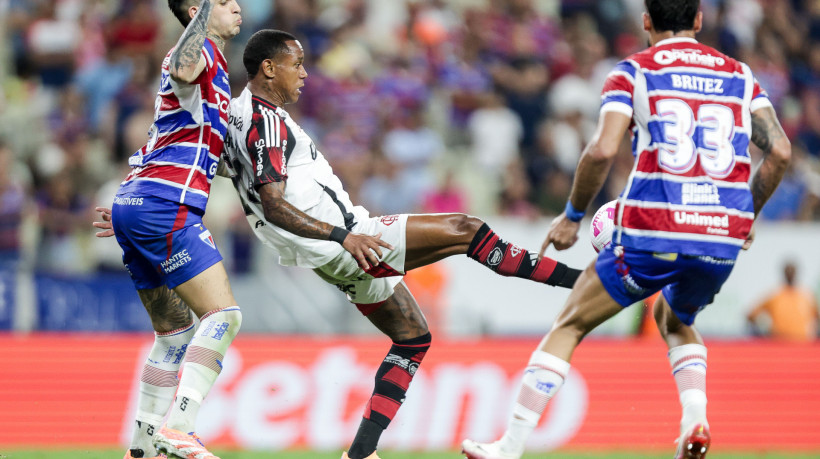 Partida entre Fortaleza e Flamengo pela Série A 2025