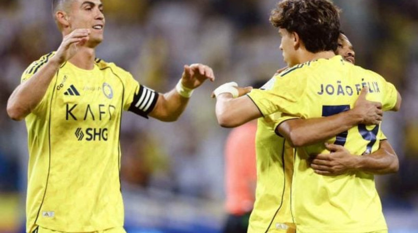 Português balança as redes, aos 43 do 2° tempo, em triunfo por 2 a 0 sobre o Al Hazem e atinge a marca de 950 gols na carreira