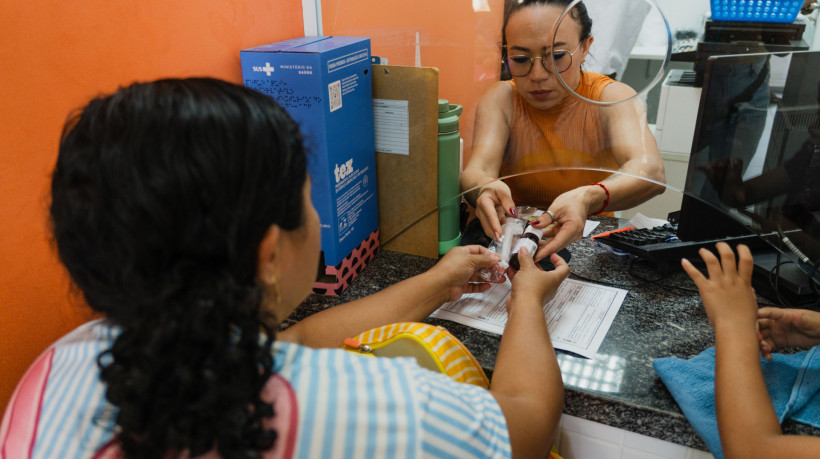 Policlínicas de Fortaleza distribuem remédios durante a manhã de sábado