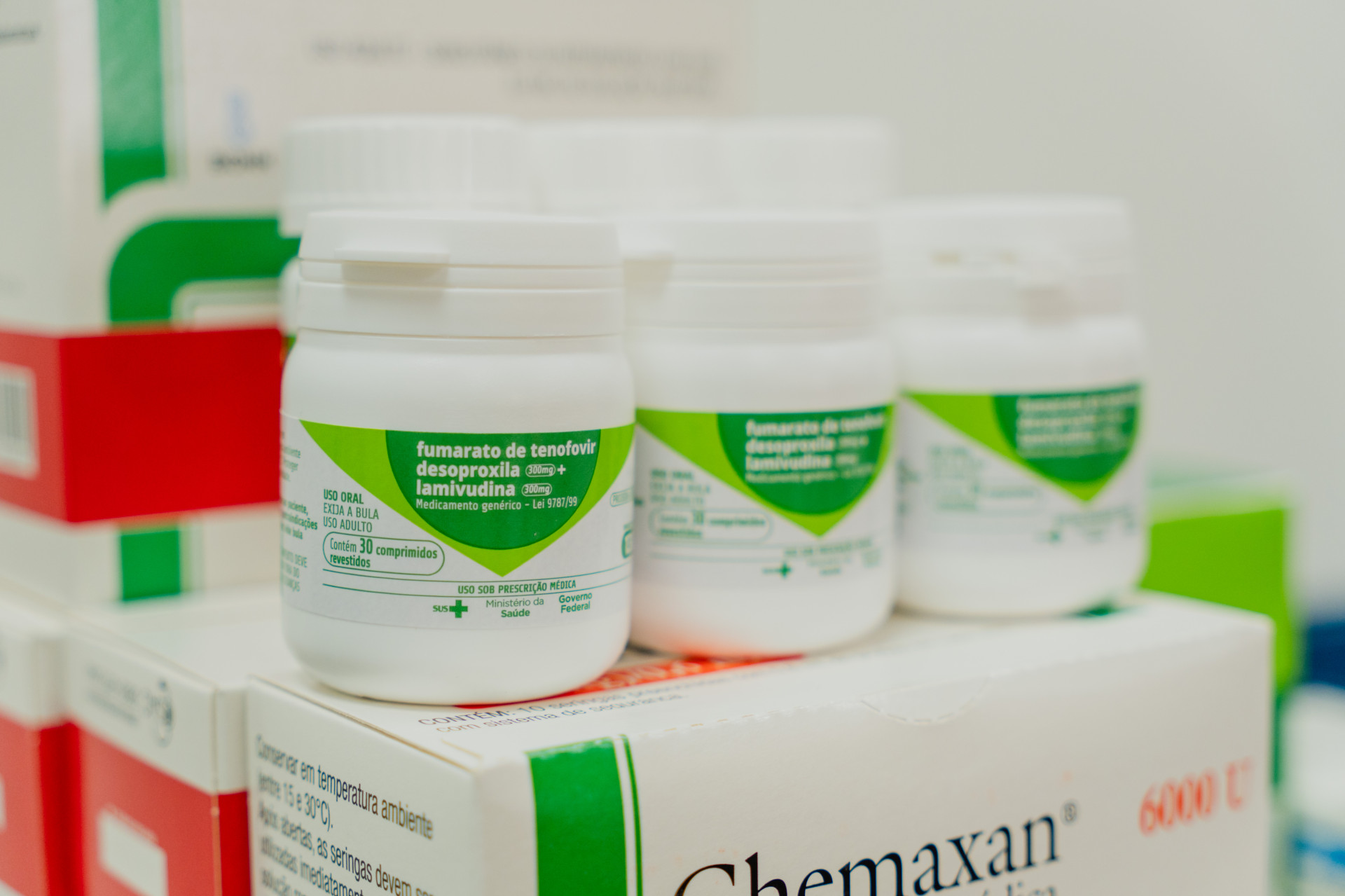 Retirada dos medicamentos em policlínicas de Fortaleza na manhã de sábado. Inclusive destinados a tratamento de HIV/aids