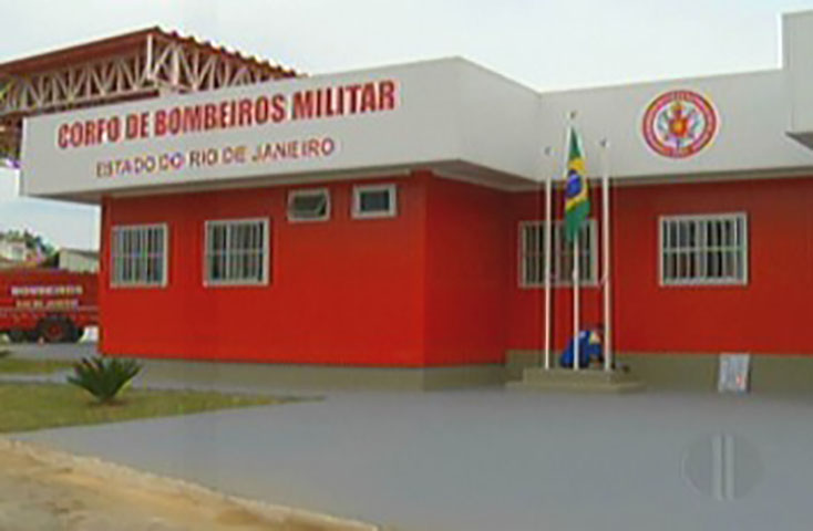 Os jacarés são animais de água doce. Por isso, segundo biólogos, o mar não é adequado e pode ser nocivo para eles. A hipótese mais plausível é de que ele tenha chegado até ali por meio de alguma área alagada de água doce com ligação com o mar. 