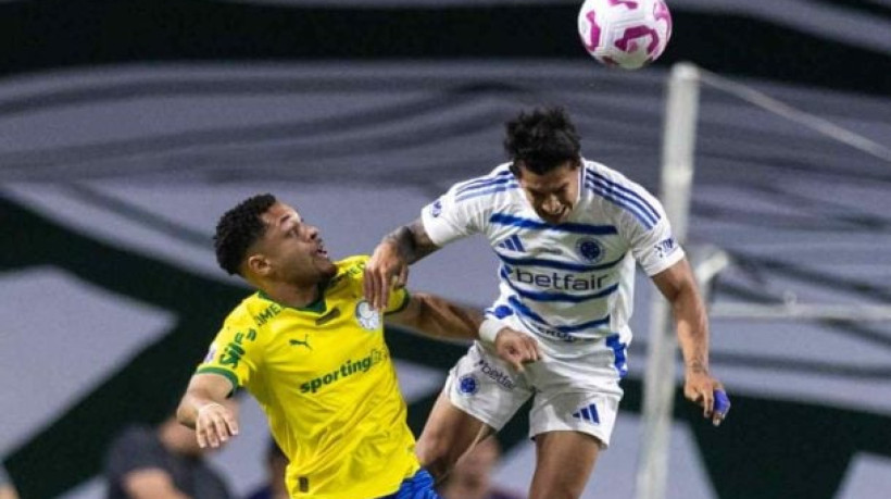 Jogo teve gol anulado do Alviverde e expulsão de Fabrício Bruno, além de agressão da torcida ao goleiro Cássio