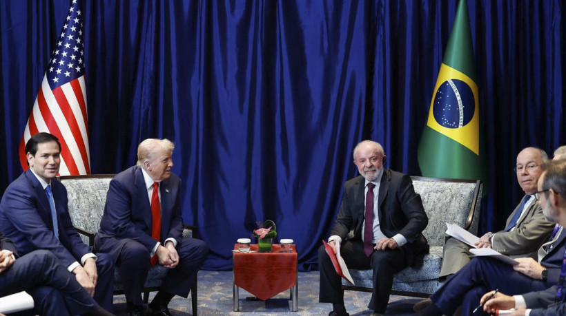 Encontro entre presidente dos Estados Unidos, Donald Trump, e presidente do Brasil, Lula, durante o 47ª Cúpula da Associação de Nações do Sudeste Asiático (Asean), em Kuala Lampur, Malásia