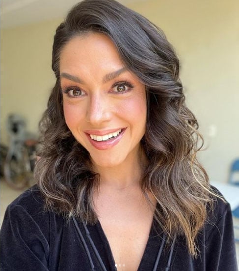  Thaís Fersoza - A atriz carioca, nascida em 13/4/1984, casada com o cantor Michel Teló, se chama Thaís Cristina Soares dos Santos Teló. Ela criou um sobrenome artístico com Fer (de Fernandes, da mãe), So (de Soares, dela mesma) e Sa (de Santos, do pai). Para ficar mais sonoro, trocou Sa por Za: FERSOZA. 