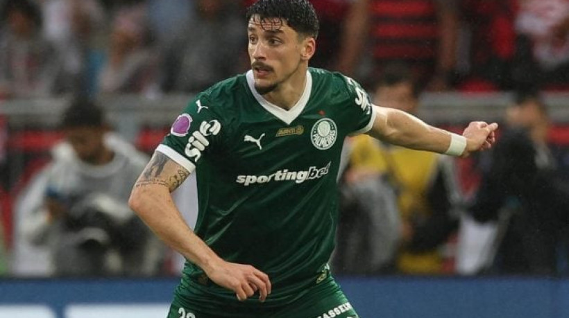 Lateral-esquerdo cumpriu suspensão diante do Cruzeiro, neste final de semana